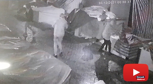 Tezgahtakilerle yetinmeyip mankeni bile soydular