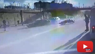 Alkollü sürücünün makas atmak isterken çarptığı kurye metrelerce havaya fırladı