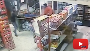 Bakkalda dehşet anları kamerada: Kavgalı olduğu şahsı bakkalda bacağından vurdu