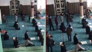 Cuma namazı sırasında camiye giren kadın haykırdı: Hepimiz açız!