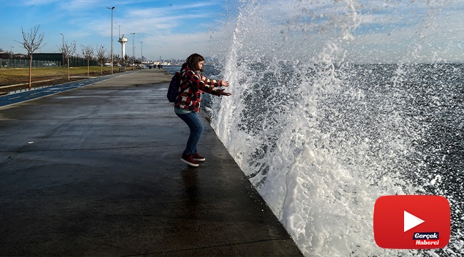 Dalgaların keyfini böyle çıkarttılar