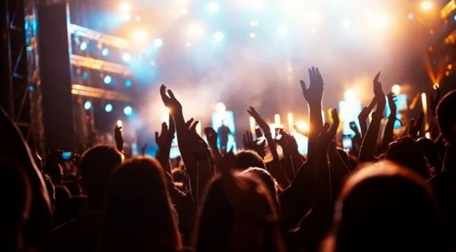 Eğlence yerlerine 'gürültü' düzenlemesi: 'Hassas alan' bölgesinde 24.00'ten sonra canlı müzik yasak