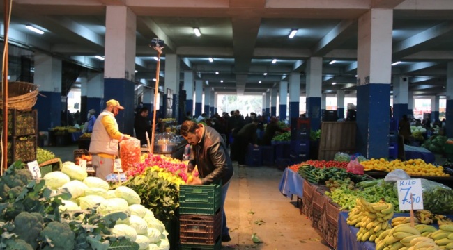 Halde 12, pazarda 15 TL olan patlıcan, Tarım Kredi Kooperatifi marketinde 19.90 TL