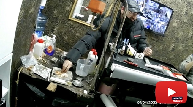 Hırsız kaşla göz arasında 11 adet çeyrek altın çaldı