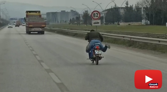 Motosikletle tehlikeli yolculuk kamerada