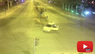 Otomobili iterek götüren şahıslar, rahat tavırlarıyla pes dedirtti