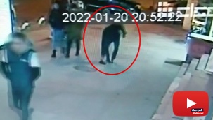 Yere düşürülen para dolu poşeti ayağıyla iterek el çabukluğuyla çaldı