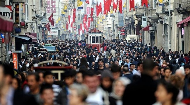 221 kişi daha hayatını kaybetti, 98 bin 715 yeni vaka tespit edildi