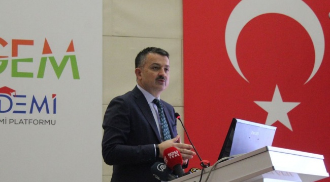 Bakan Pakdemirli: “Çiftçimizin sırtı sıvazlansın, her şeyi yapar”