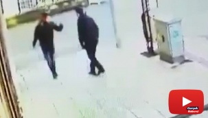 Beraber yürüdüğü arkadaşını bıçakladı