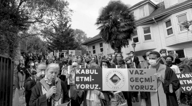 Boğaziçi’nde bir akademisyenin dersine daha son verildi