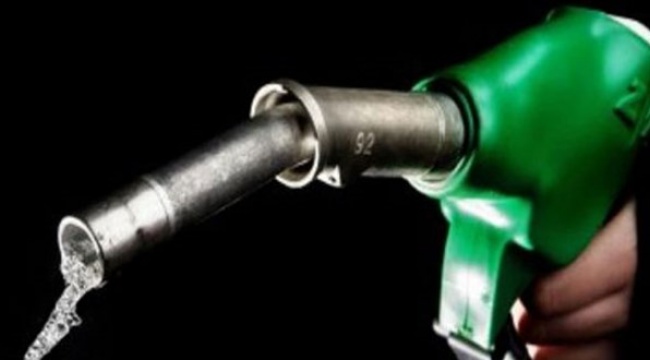 Bu gece benzine 71 kuruşluk zam geliyor