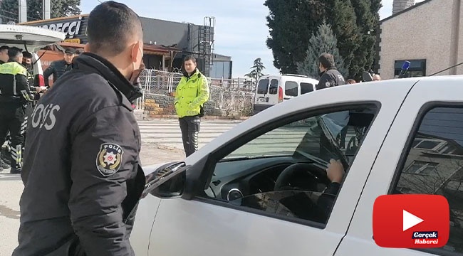Ceza yememek için cam filmlerini elleriyle söktü