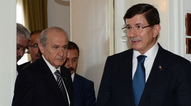 Davutoğlu'ndan Bahçeli'ye: Saatinizi 18.00'e kurun ve bekleyin
