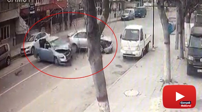 Hatalı dönüşün feci kazayla bittiği anlar kamerada