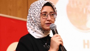İBB’den 2 milyonluk burs alan AK Partili Rabia Kalender, o yıllarda yurt dışındaymış