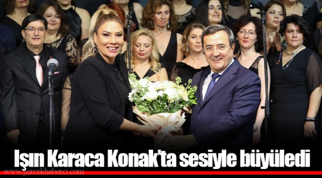 Işın Karaca Konak’ta sesiyle büyüledi