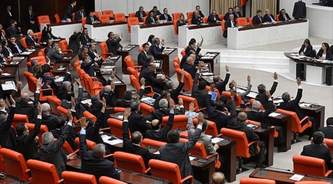İYİ Parti'nin motorlu kuryeler, HDP'nin tütün üreticisi, CHP'nin esnafın sorunları ile ilgili önergeleri kabul edilmedi