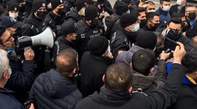 Meclis önünde gergin anlar! Arbede yaşandı