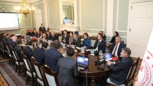 Reuters: Bakan Nebati Londra’da döviz kurunun sabit kalacağı taahhüdünde bulundu