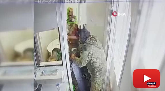 Rus askerleri Ukrayna'da marketi ve döviz bürosunu yağmaladı