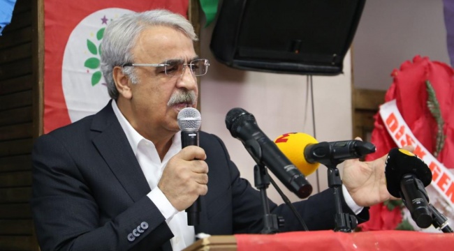 Sancar: Muhalefette de kim dokunulmazlıklar ve parti kapatma konusunda iktidarla aynı çizgiye düşüyorsa kendini bin kez sorgulamalıdır