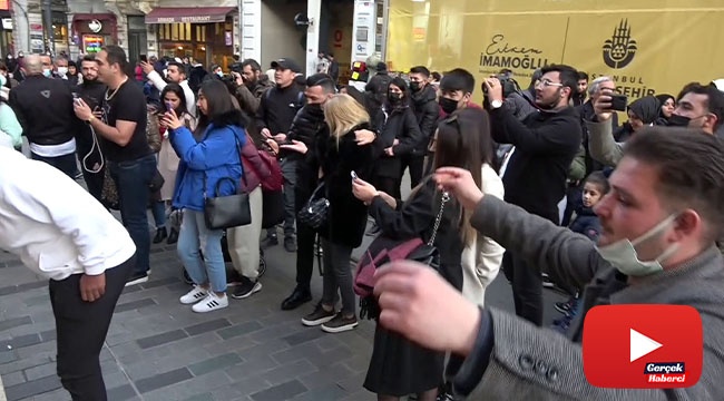 Sokak müzisyenleri çaldı, turistler eğlendi