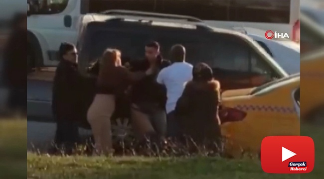 Taksici ile yolcunun kavgası boks maçlarını aratmadı