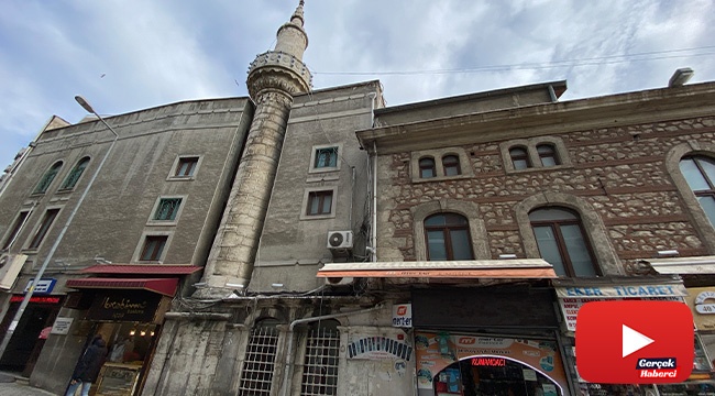 Tarihi caminin minaresi betonlaşmaya yenik düştü