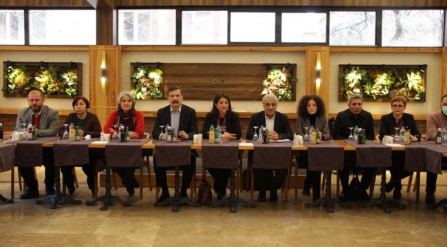Üçüncü ittifak yeniden toplanıyor: 3 madde tekrar konuşulacak, ortak fotoğraf verilecek