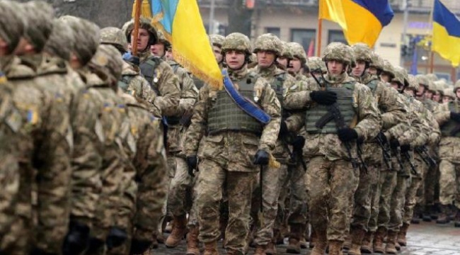 Ukrayna'da 1 ay OHAL ilan edildi