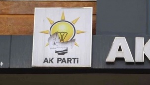 AK Parti Yüksekova İlçe Başkanlığı binasına saldırı
