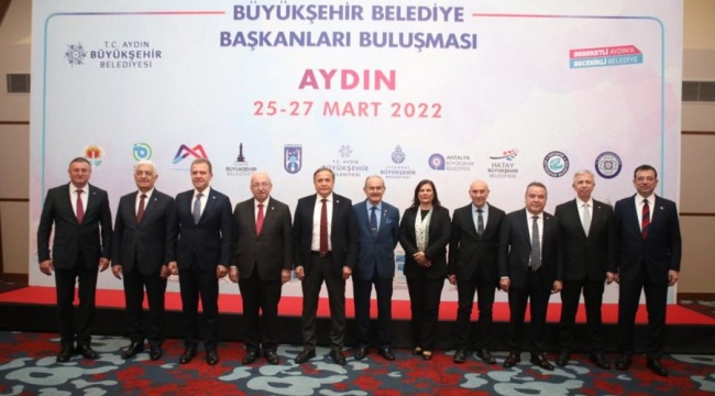 CHP'li büyükşehir belediye başkanları bir araya geldi: Yerel seçimlerdeki başarıyı ilk genel seçimde de ortaya koyacağız