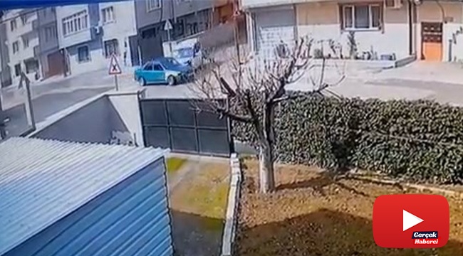 Dikkatsiz sürücüler kafa kafaya çarpıştı