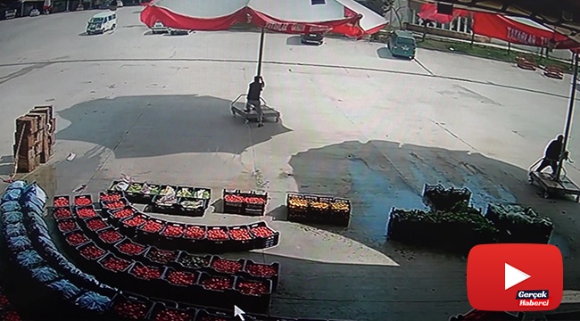 Fırtınada uçan şemsiyenin peşinden böyle koştu