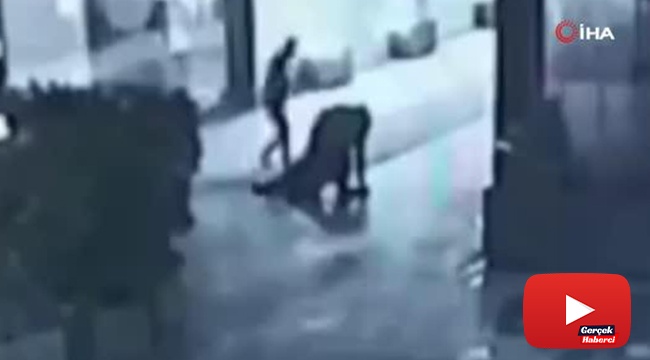 Güvenlik görevlisine bıçaklı saldırı girişimi kamerada