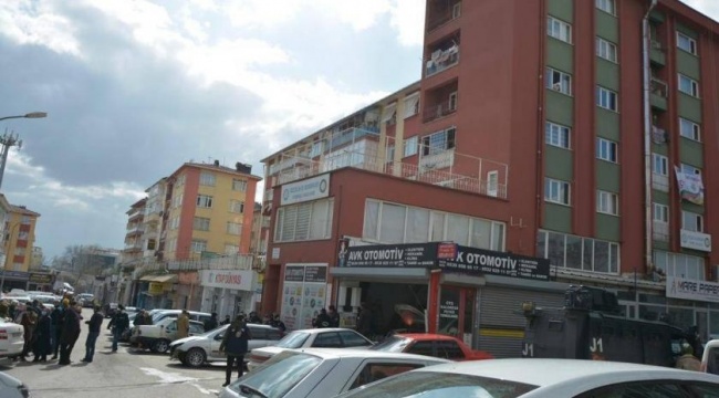 HDP Kartal ilçe binasına polis baskını