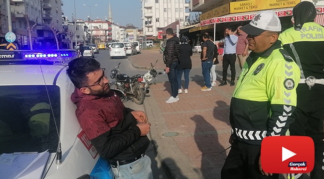Hurdaya ayrılan motosiklet ile kaza izlerken yakalandı, polise "Bu defa görmezden gelin" dedi