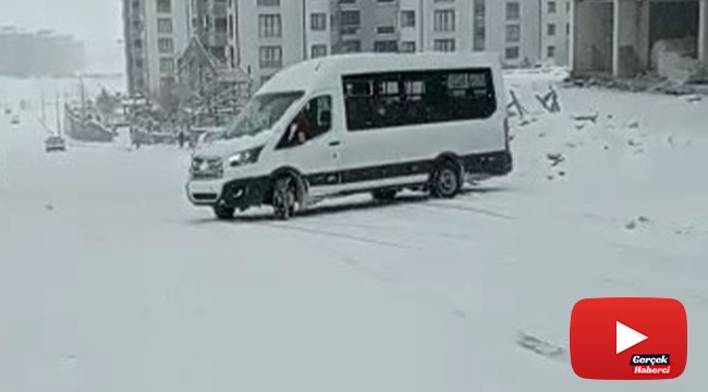 Kar nedeniyle yollar buz pistine döndü, araç sürücüleri zor anlar yaşadı
