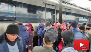 Kiev'i terk etmek isteyen halk tren istasyonlarında izdihama neden oldu
