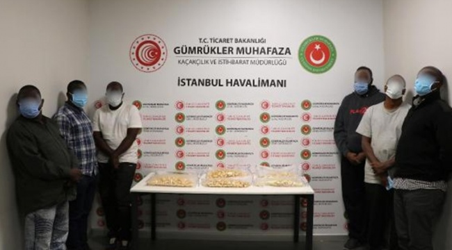 Midelerinden 11 kilo kokain çıktı