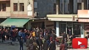 Ortalığı savaş alanına çevirdiler, sandalyeler havada uçuştu