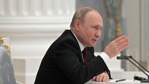 Putin: Batı ülkelerinin Rusya'ya uyguladığı yaptırımlar savaş ilanına eşdeğerdir