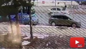 Saldırgan köpekten kaçan çocuğa otomobil çarptı