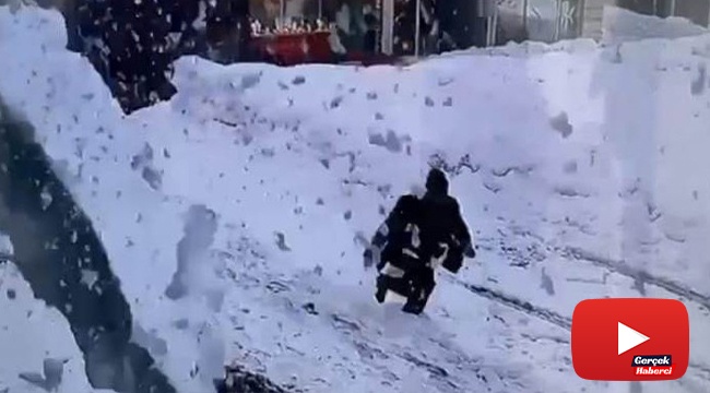 Tonlarca karın altında kalmaktan kıl payı kurtuldu
