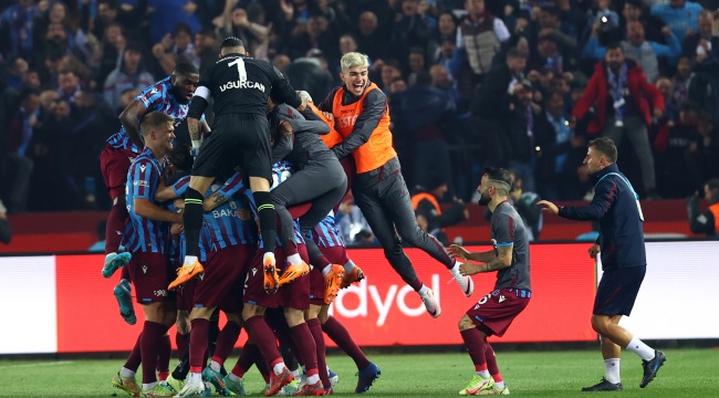 2021-2022 sezonu Süper Lig şampiyonu Trabzonspor!
