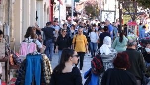 Çarşı ve pazarda Bulgar turist bereketi: Adım atacak yer kalmadı