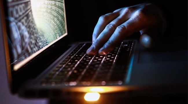 Gazetecilere şantaj yapan 'hacker' Whatsapp grubuna dayısını da ekledi