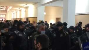 Kredi ve bursları kesilen öğrenciler Meclis gündeminde