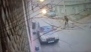 Yolda yürüyen genç kız köpeğin saldırısına uğradı